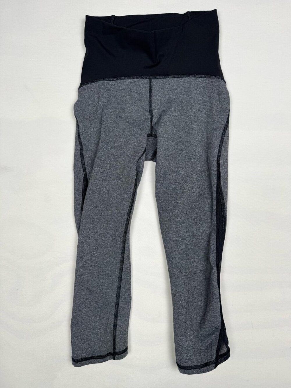 Lululemon Train Times Crop Heathered Gray Black Mesh High-Rise Size 2